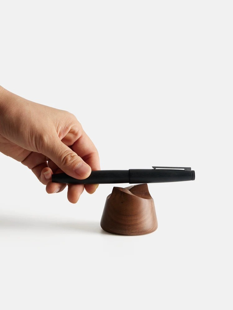 Wooden Fountain Pen Desk Stand Holder - Подставка для перьевых ручек из орехового